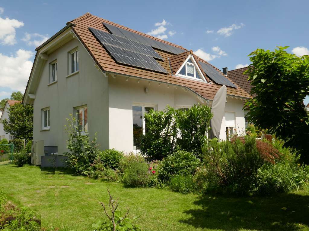 Energieeffizientes Familiendomizil mit Wärmepumpe und zusätzlichen Einnahmen aus Photovoltaik